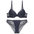 Conjunto de lencería de encaje azul oscuro con sujetador y braga floral a juego - 70A / Negro