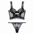 Franse zwarte kant lingerie set met bloemen borduurwerk en ruches bandjes twee stuks - S / Zwart