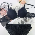 Ensemble de lingerie en dentelle noire avec pendentif argenté et accessoires floraux - Noir