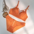 Oranges kabelloses Dessous-Set mit Strappy-BH und atmungsaktivem Slip für Damen - Orange