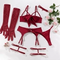 Vista dettagliata di un set di lingerie quattro pezzi bordeaux con fiocco e guanti - S / Borgogna