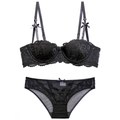 Ensemble lingerie en dentelle noire avec soutien-gorge balconnet et culotte en mesh - 70A / Noir