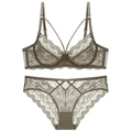 Set lingerie in pizzo ricamato con reggiseno con ferretto in colore verde oliva - 70A / Verde