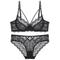 Set di lingerie sexy in pizzo nero con reggiseno con ferretto e slip con intagli - 70A / Nero