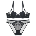 Set lingerie in pizzo nero stile francese con dettagli in mesh e reggiseno con ferretto - 70B / Nero