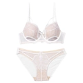 Set di lingerie in pizzo francese bianco con dettagli in mesh e supporto con ferretto - 70B / Bianco