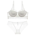 Elegante set lingerie in pizzo floreale bianco con reggiseno push-up e slip abbinati - 70A / Bianco