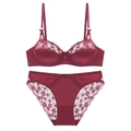 Conjunto de lencería francesa rojo oscuro con copas de satén y encaje floral - 70B / Burdeos