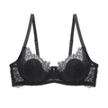 Gros plan détaillé sur la dentelle florale noire d'un bonnet de soutien-gorge à armatures - 70A / Noir