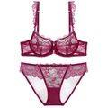 Conjunto de lencería de encaje burdeos con sujetador sin relleno y colgante elegante - 70A / Burdeos