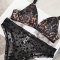 Französisches Leopard Satin BH Set und schwarze Mesh Slip mit Herzen für Damen - S / Leopardenmuster