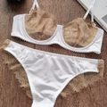 Franse kant lingerie set in ivoor en koffiekleur met beugelbeha en wimperkant - Wit