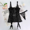 Ensemble lingerie en dentelle noire avec corset à baleines, string et porte-jarretelles - S / Noir (Sans Bas)