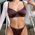 Sexy dunkelbraunes Dessous-Set aus Satin und Spitze mit Schleifen und Höschen - S / Braun