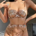 Conjunto de lencería de 3 piezas en marrón caramelo con bordado floral blanco y encaje fino - Color Piel