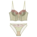 Conjunto de lencería vintage francesa con bordado de rosas y corsé en verde claro - S / Conjunto verde matcha