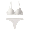 Détail d'un ensemble lingerie blanc sans couture avec soutien-gorge et string - 70B / Blanc + String