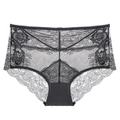 Elegante schwarze Damen-Spitzenslip mit Blumenmuster und Baumwollzwickel auf weißem Grund - S / Schwarz
