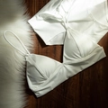 Set bikini bianco sensuale con coppe a triangolo senza ferretto per donna - S / Bianco