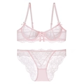 Ensemble de lingerie fine en dentelle rose avec soutien-gorge à armatures et culotte - 70B / Rose