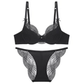 Schwarzes Set aus französischer Blumenspitze mit Bügel-BH und passendem Slip - 70A / Schwarz