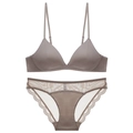 Spitzen- und Satin-BH-Set ohne Bügel mit tief sitzendem Slip in Mokkabraun - S / Kaffeebraun