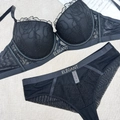 Elegante set di lingerie in pizzo nero con ricamo di rose e dettagli con lettere - 75B / Nero