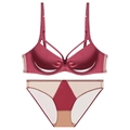 Burgunderrotes Satin-Lingerie-Set mit Caged-Cups und transparentem Mesh - 34/75D / Rot
