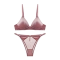 Set di lingerie in velluto rosa polvere con reggiseno a triangolo e perizoma satinato - S / Rosa