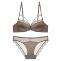 Dessous-Set in Taupe mit Spitzenbesatz, Vorderverschluss und Satin-Slip auf weißem Grund - 70B / Kaffeebraun