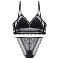 Set di lingerie in pizzo nero stile francese con bralette a triangolo e slip - S / Set con Zirconia Nera