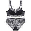 Ensemble lingerie en dentelle noire française avec soutien-gorge et culotte assortie - 70A / Noir