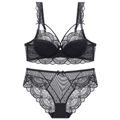 Ensemble de lingerie en dentelle noire de style français avec soutien-gorge en V - 70A / Haut Et Bas / Noir