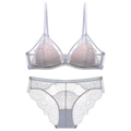 Elegante lavendel kant lingerie set met zachte triangel beha en bijpassend broekje - Grijs