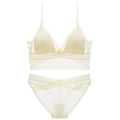 Conjunto de lencería de encaje francés con sujetador triangular sin aro elegante - S / Beige