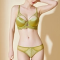 Conjunto de lencería de satén verde oliva y encaje con sujetador push-up y braga - 70B / Verde
