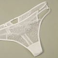 String blanc en dentelle à broderie florale, maille et détails en métal doré réglables - M / Blanc
