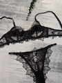 Black embroidered lace lingerie set with underwire bra and adjustable thong - S / Black