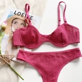 Französisches Dessous-Set in Dunkelrosa mit Waffelstruktur, Bügel-BH und Thong - S / Rosarot Set