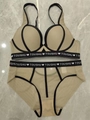 Détail d'un ensemble de lingerie beige avec bordures noires et bande élastique TOUSHU - Chair
