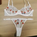 Ensemble lingerie en dentelle blanche avec broderies fraises et lanières en maille - L / Fraise Blanche