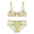 Dettaglio del set intimo verde chiaro con ricamo a foglia d'argento e mesh trasparente - 70B / Verde