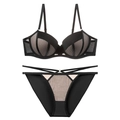 Ensemble de lingerie sexy en dentelle noire avec soutien-gorge et culotte à brides - 75C / Noir et Nude