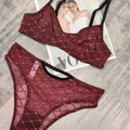 Dessous-Set aus weinroter Spitze mit goldenen Punkten und schwarzen Trägern - M / Burgunderrot