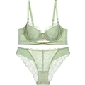 Conjunto de lencería de encaje verde claro con bordado floral y aros dorados - 85C / Verde