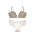 Französisches Dessous-Set in Erdton mit tiefem U-Rücken und transparentem Mesh-Slip - Nude Set / 70A
