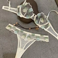Conjunto de lencería de malla blanca con bordado de piñas y tirantes ajustables - S / Beige