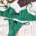 Completo intimo in pizzo verde smeraldo con raso e dettagli di piccoli fiocchi - S / Verde