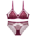 Completo intimo in pizzo bordeaux con reggiseno a triangolo senza ferretto e slip - S / Borgogna