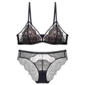 Elegante set di lingerie francese in pizzo nero con reggiseno a triangolo senza ferretto - S / Nero